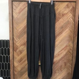Aerie oversized jogger NWT XS black